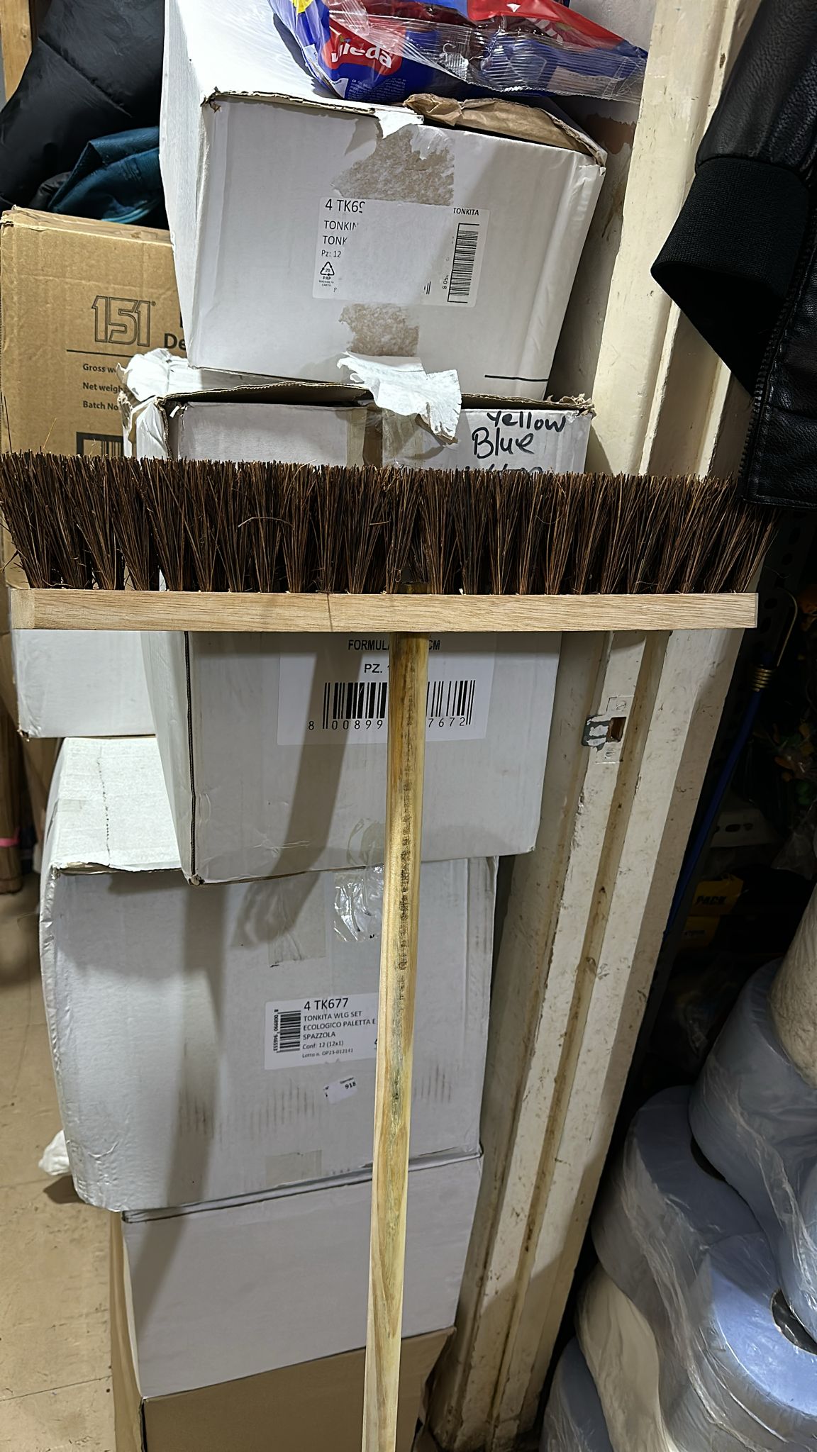 Get Clean in a Sweep Shop 18" Brooms for Effortless Cleaning