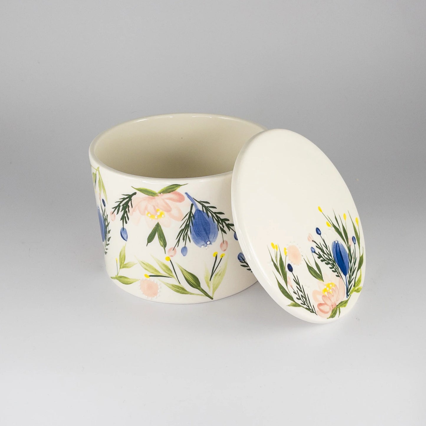 Discover Exquisite Small Jar Magnolia Decor