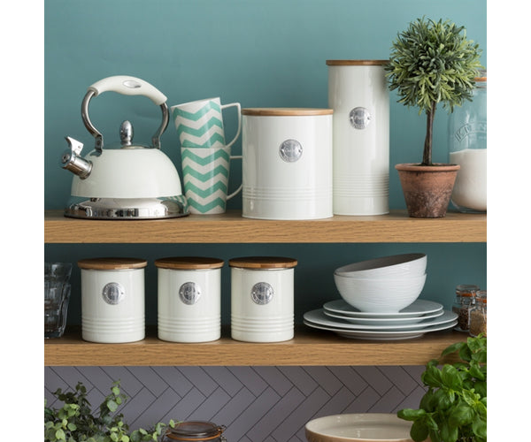 Organiser avec style : solutions de rangement Living Cream pour pâtes.
