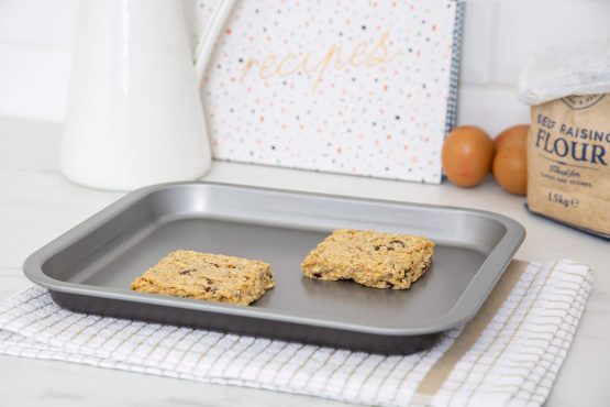 Baker & Salt Non-Stick 30cm Oven Tray