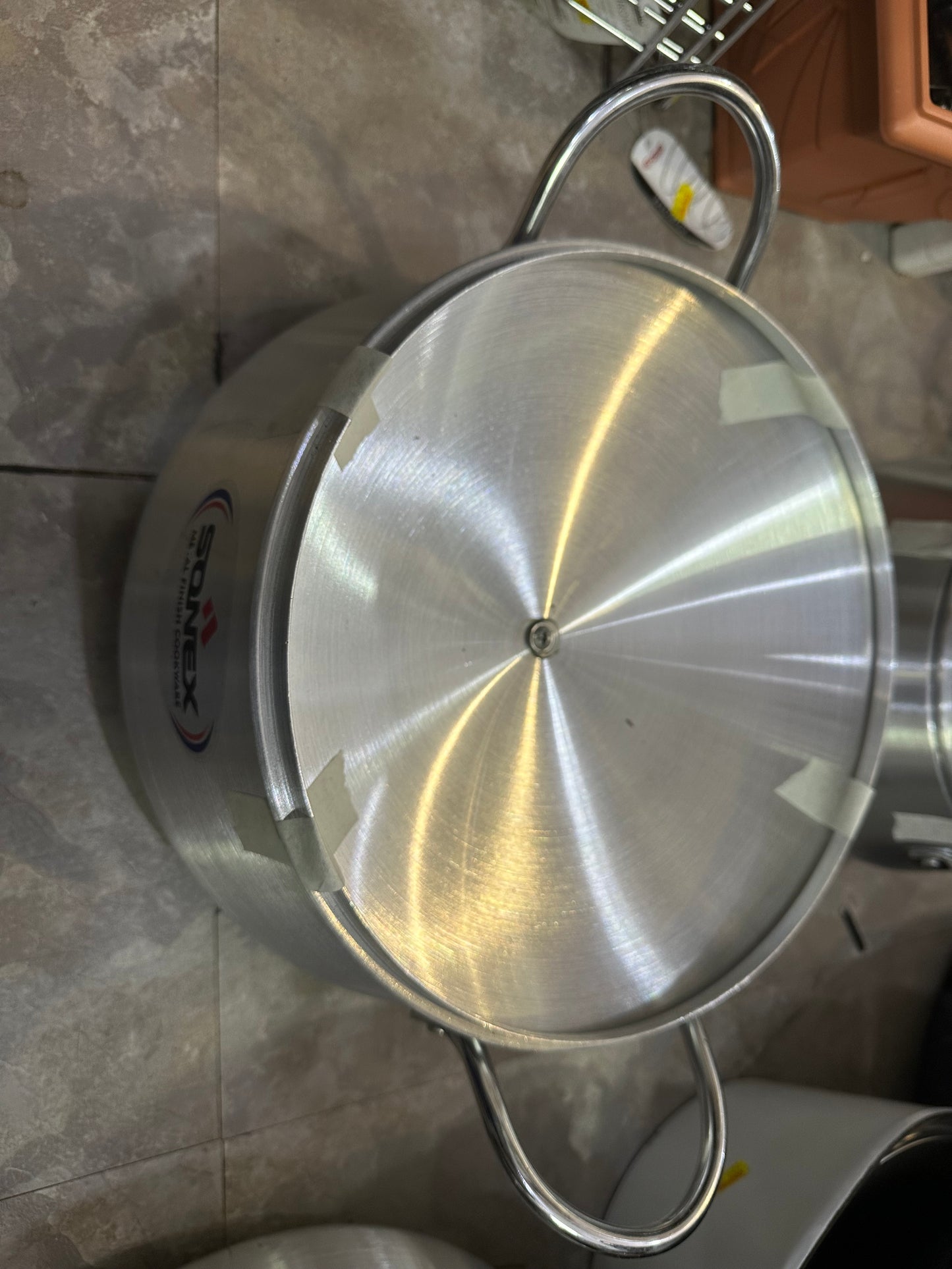 Pot oméga finition métal (12 L)