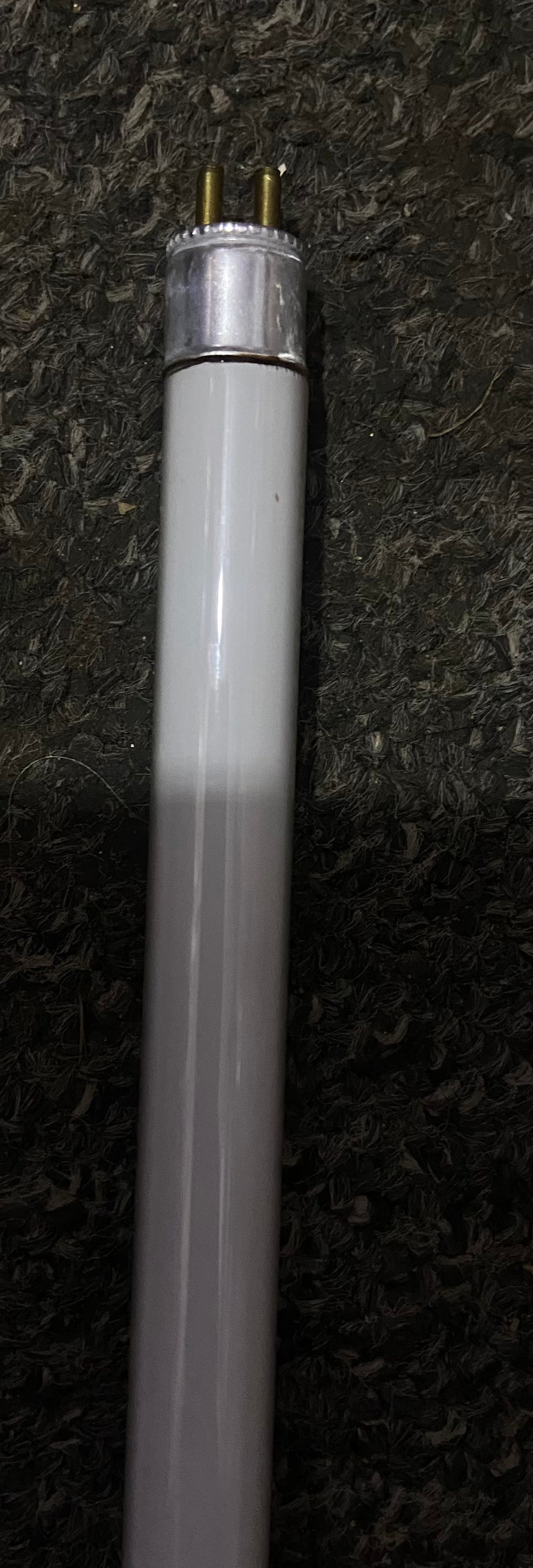 FLUORESCENT TUBE TRI-PHOSPHOR 470mm 240v 16w