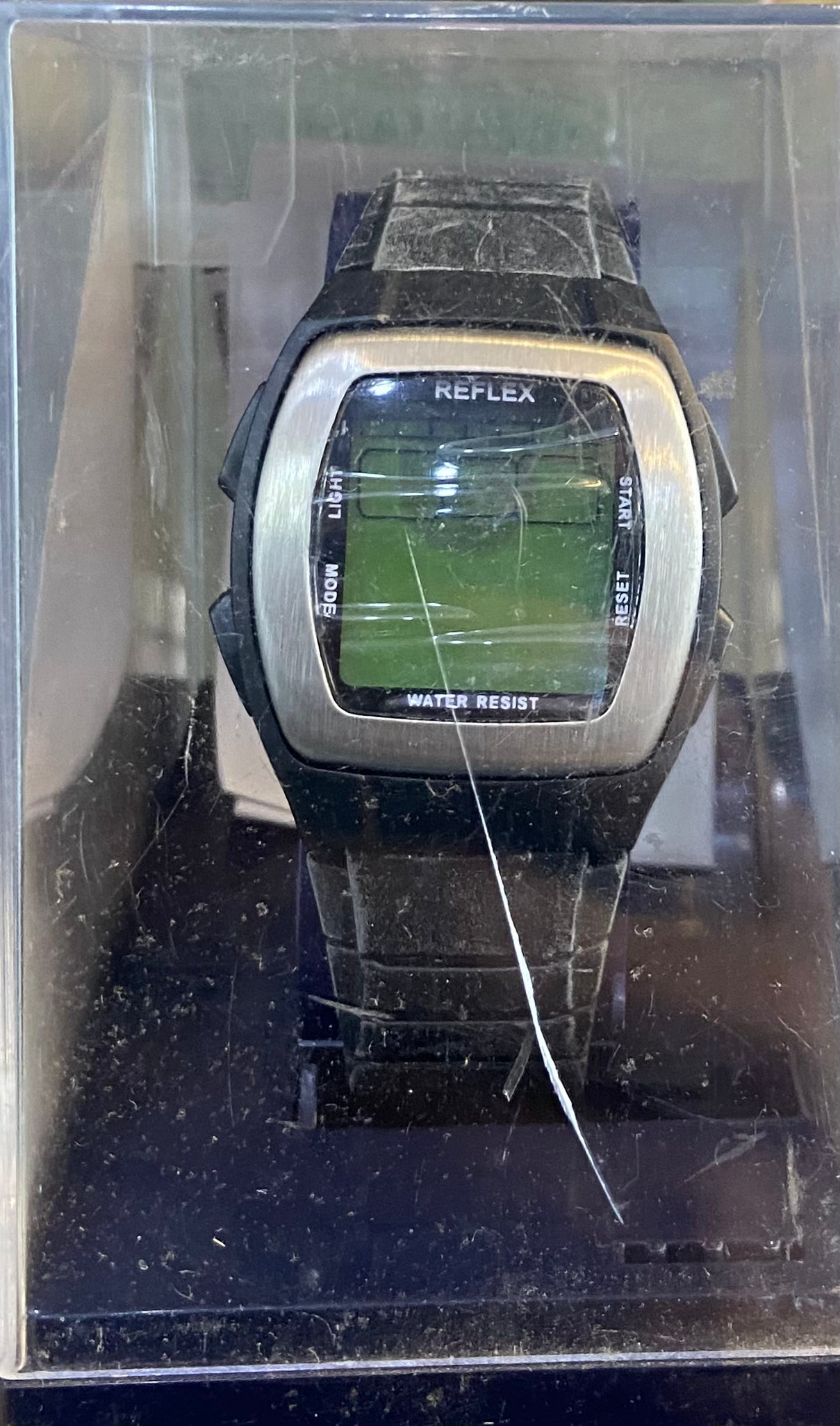 MONTRE RÉSISTANTE À L'EAU REFLEX