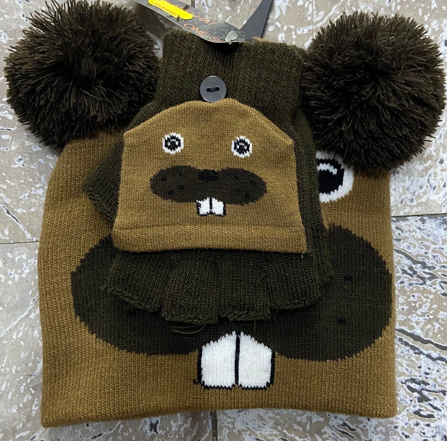 GLOVES AND HAT