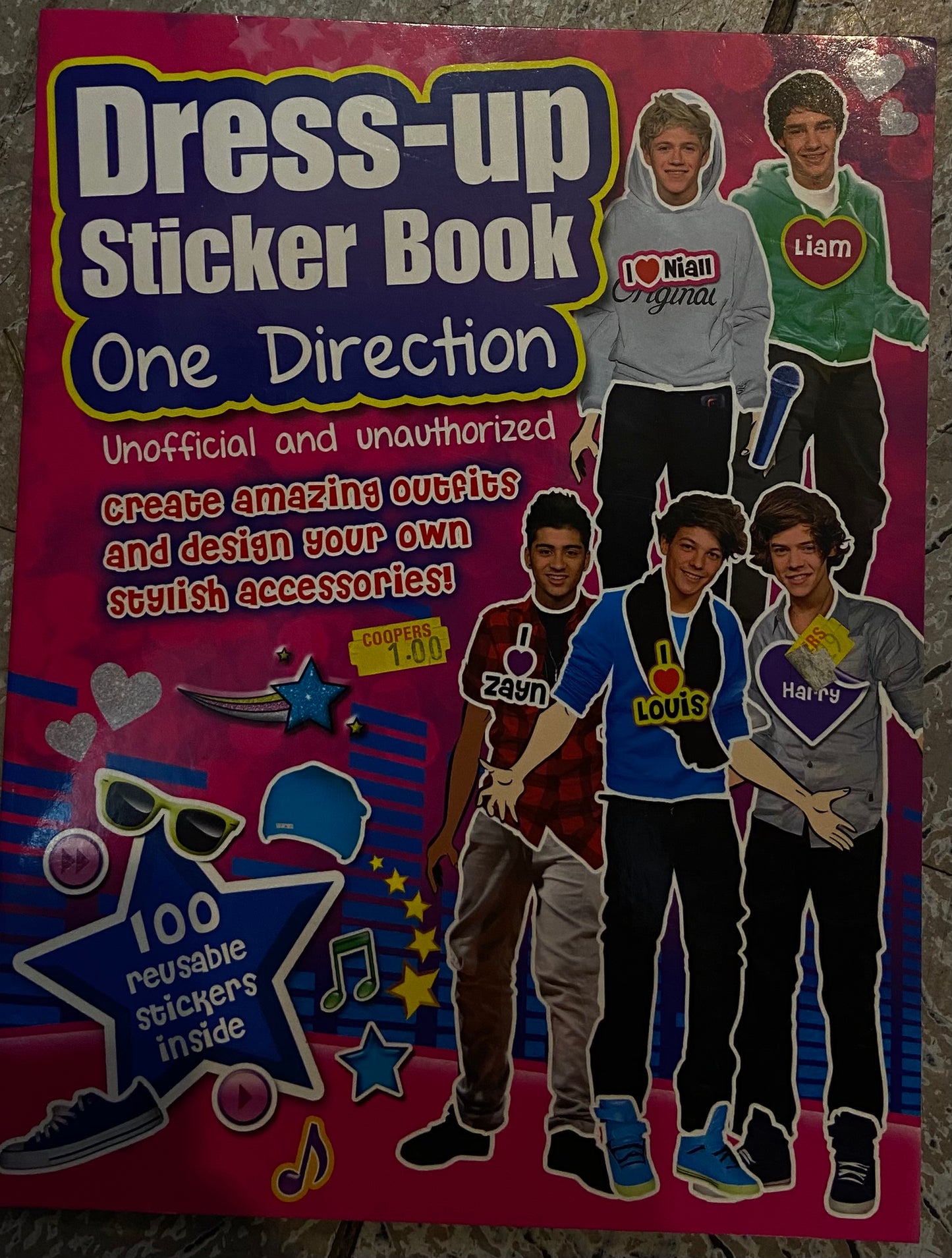 DRESS-UP STICKER BOOK ONE DIRECTION