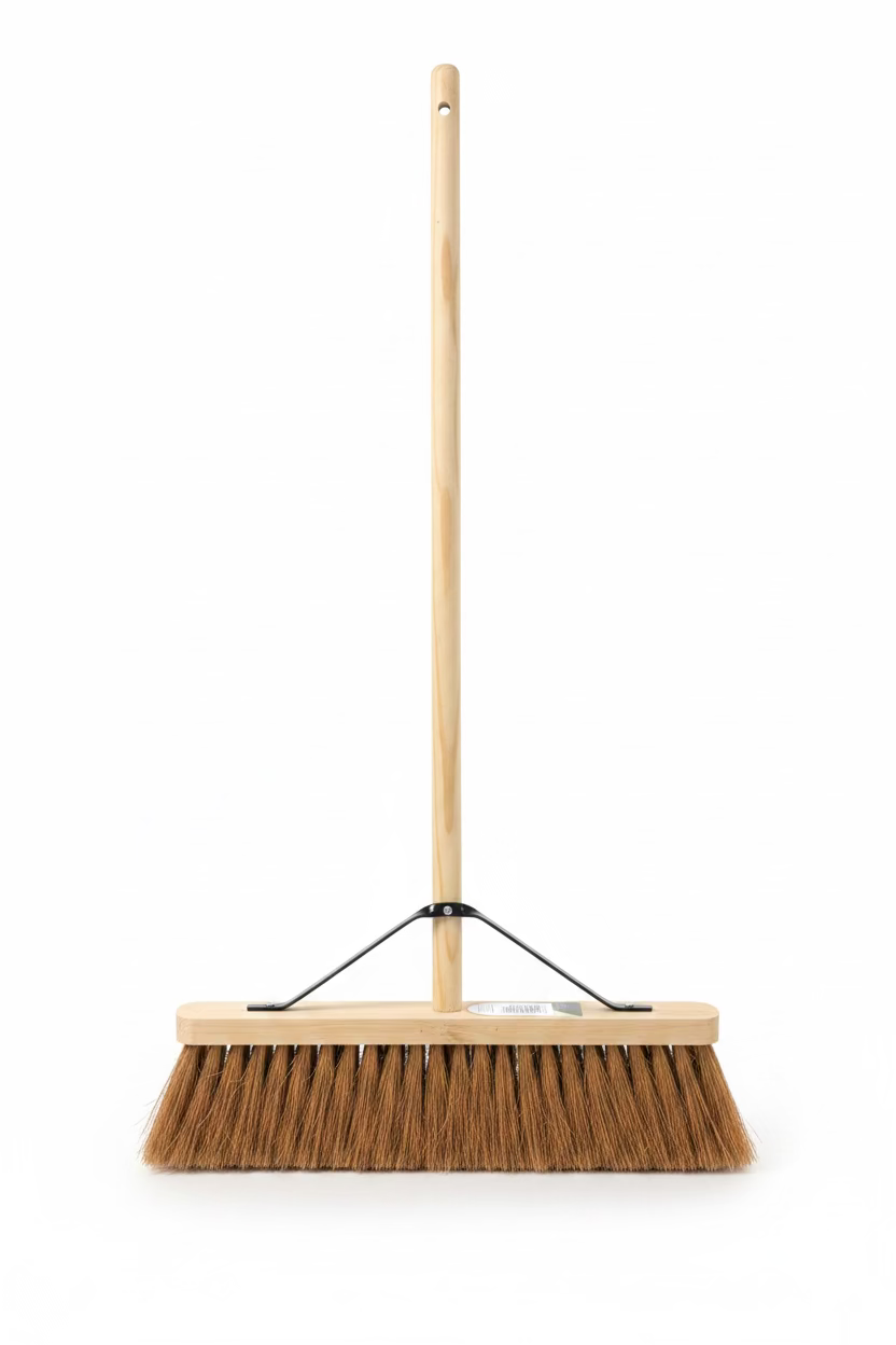 BENTLY 18” BROOM NAT COCO FILL 4’-0” HANDLE
