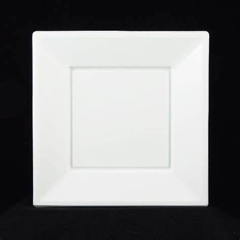 ASSORTIMENT ESSENTIEL D'ASSIETTES CARRÉES BLANCHES EN PLASTIQUE 23 CM