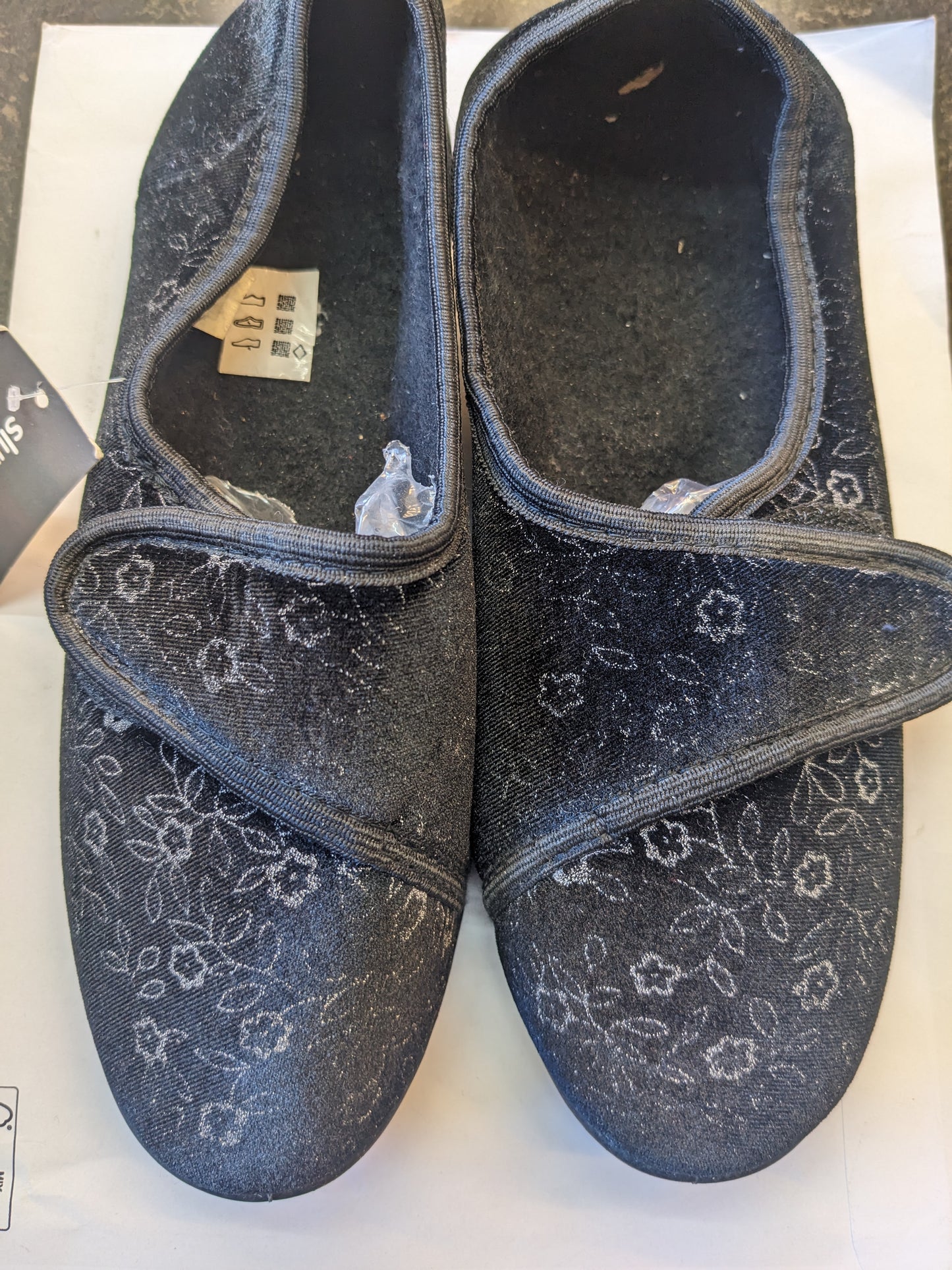 Pantoufles Femme Faciles à Enfiler Noires taille 4