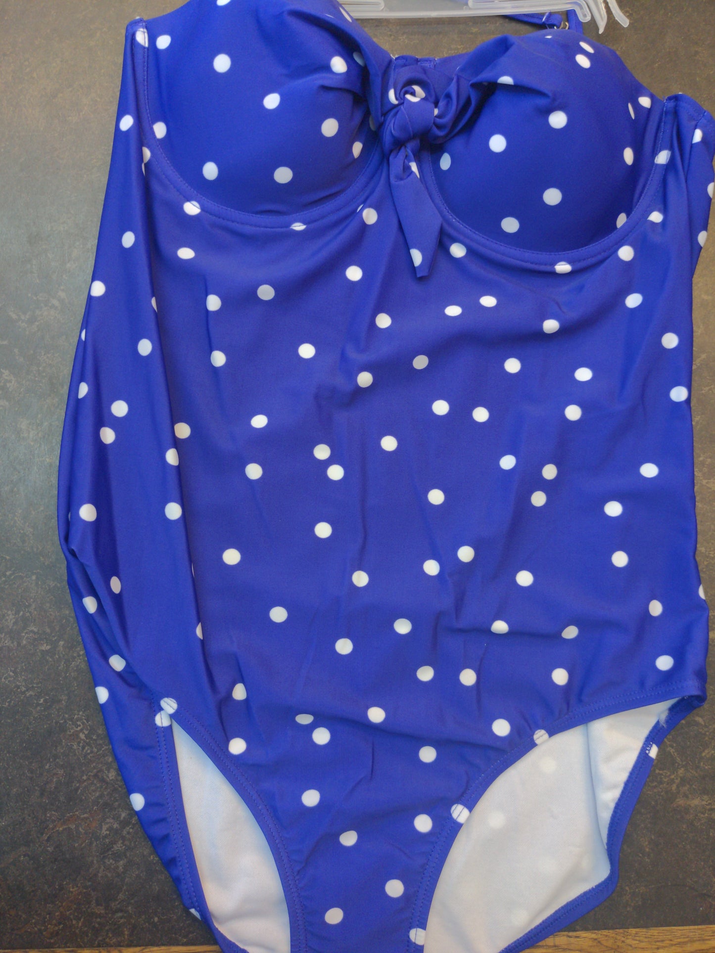 LADIES SIZE18SPOT SWIMSUIT NAVY WHITE