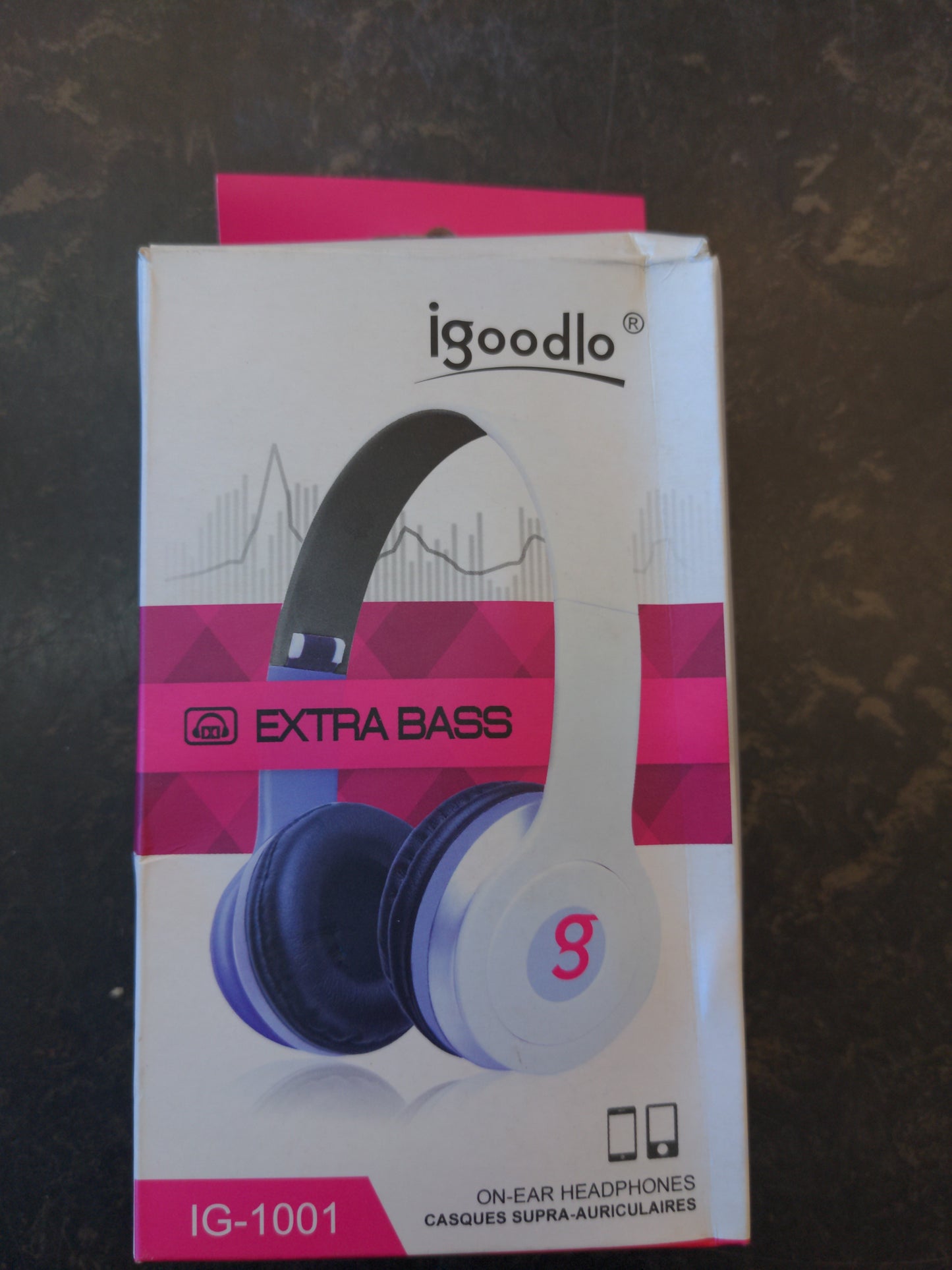 ON-EAR HEADPHONES