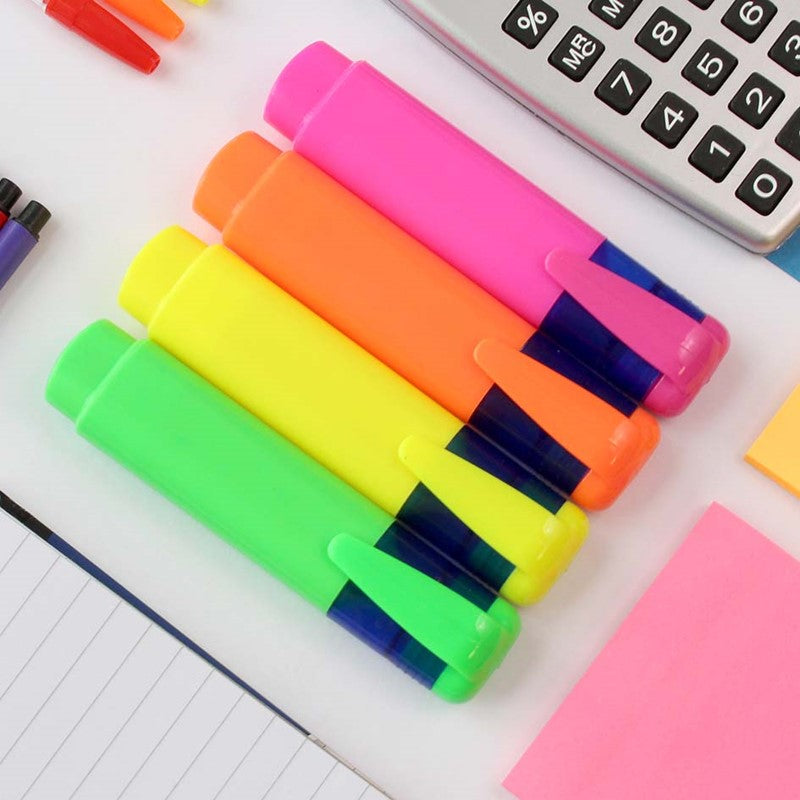 4 surligneurs épais aux couleurs fluo assorties