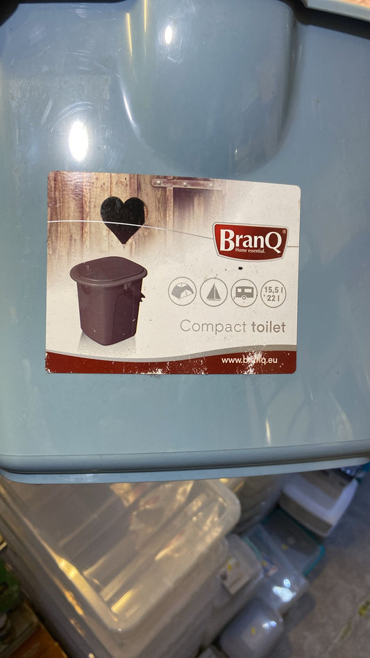 Solutions de toilettes compactes et gain de place pour petites salles de bains