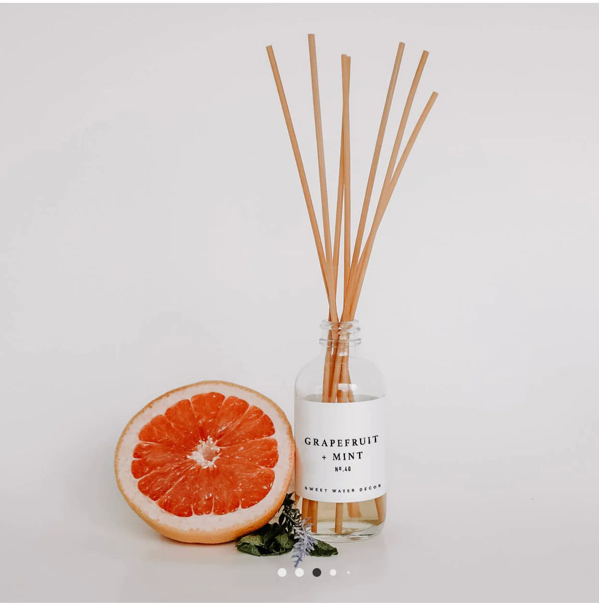 Égayez votre espace avec le diffuseur à roseaux Pamplemousse & Menthe Poivrée