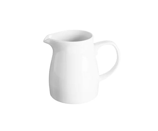 Sleek Simplicity Jug 620ml: Elegant Glassware for Modern Living .