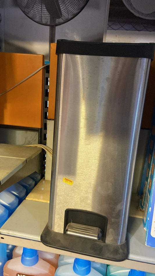 Poubelles métalliques