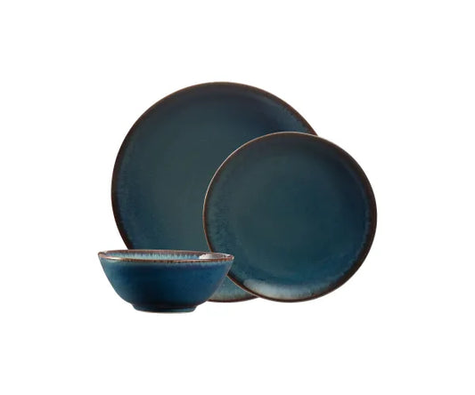 Sublimez votre expérience culinaire avec notre service de table 12 pièces bleu réactif.