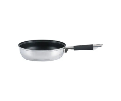 Poêle antiadhésive de 22 cm – Essentiels de cuisine.