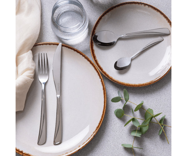 Sublimez vos repas avec le service de table 12 pièces Reactive Cream.
