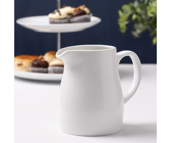 Pichet Élégance & Simplicité 620ml : Verrerie Chic pour la Vie Moderne.