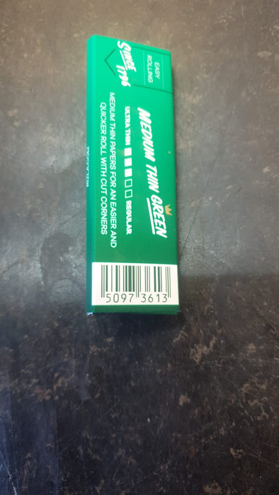 Rolling Papers Review Medium Thin Green Rizla with Cut Corners