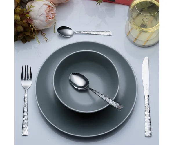 Your Dining Experience with Everyday Glisten 18/0 16 Piece Cutlery Set Gbox.