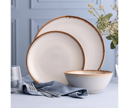 L'assiette élégante en céramique réactive | Sublimez votre expérience culinaire.