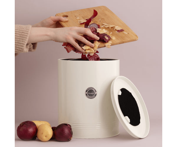 Améliorez votre cuisine avec le Composteur de cuisine Living Cream 5L.