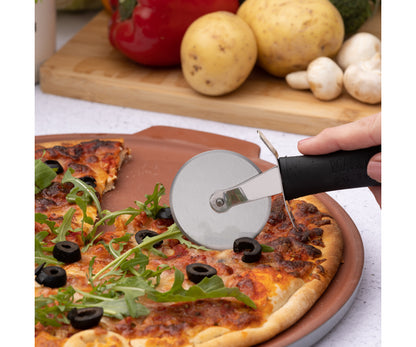 Découpe sans effort : roulette à pizza en acier inoxydable pour une pizza parfaite à chaque fois.