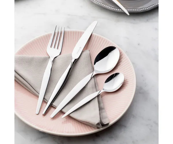 Sublimez Votre Expérience Culinaire avec le Coffret Couverts Twist 18/0 de 16 Pièces.