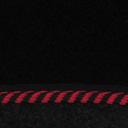 Améliorez votre conduite avec le jeu de tapis de voiture Dash 4 pièces en violet clair.