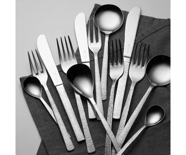 Cuillère à soupe Premium Studio 18/10 : Sublimez votre expérience culinaire.
