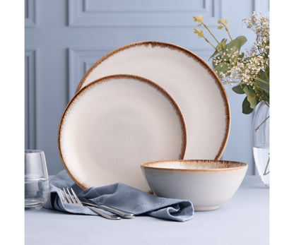 Sublimez vos repas avec le service de table 12 pièces Reactive Cream.