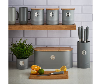 Conservez votre pain frais : Boîte à pain gris chic pour une cuisine élégante.