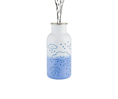 Restez hydraté avec la bouteille nuage à changement de couleur Pure Kids de 550 ml.