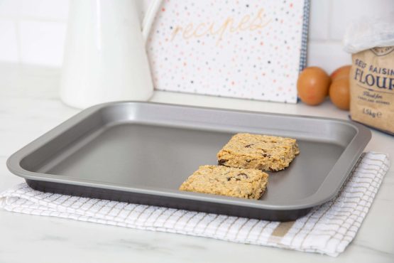 Baker & Salt Non-Stick 36cm Oven Tray