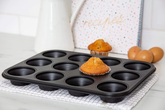 Wham Essentials 12 Cup Muffin Tin Black/Black