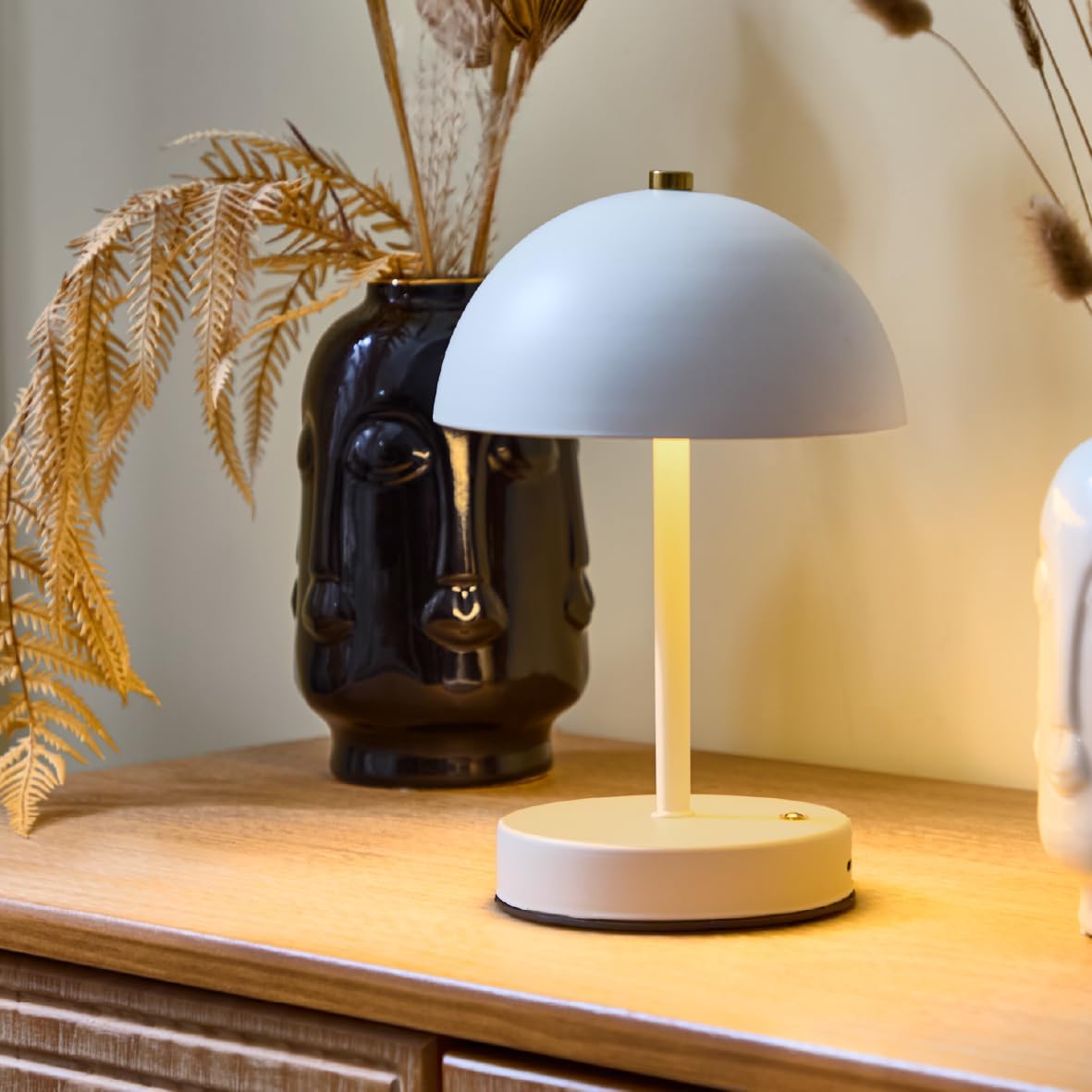 25cm Metal Mushroom Table Lamp - White