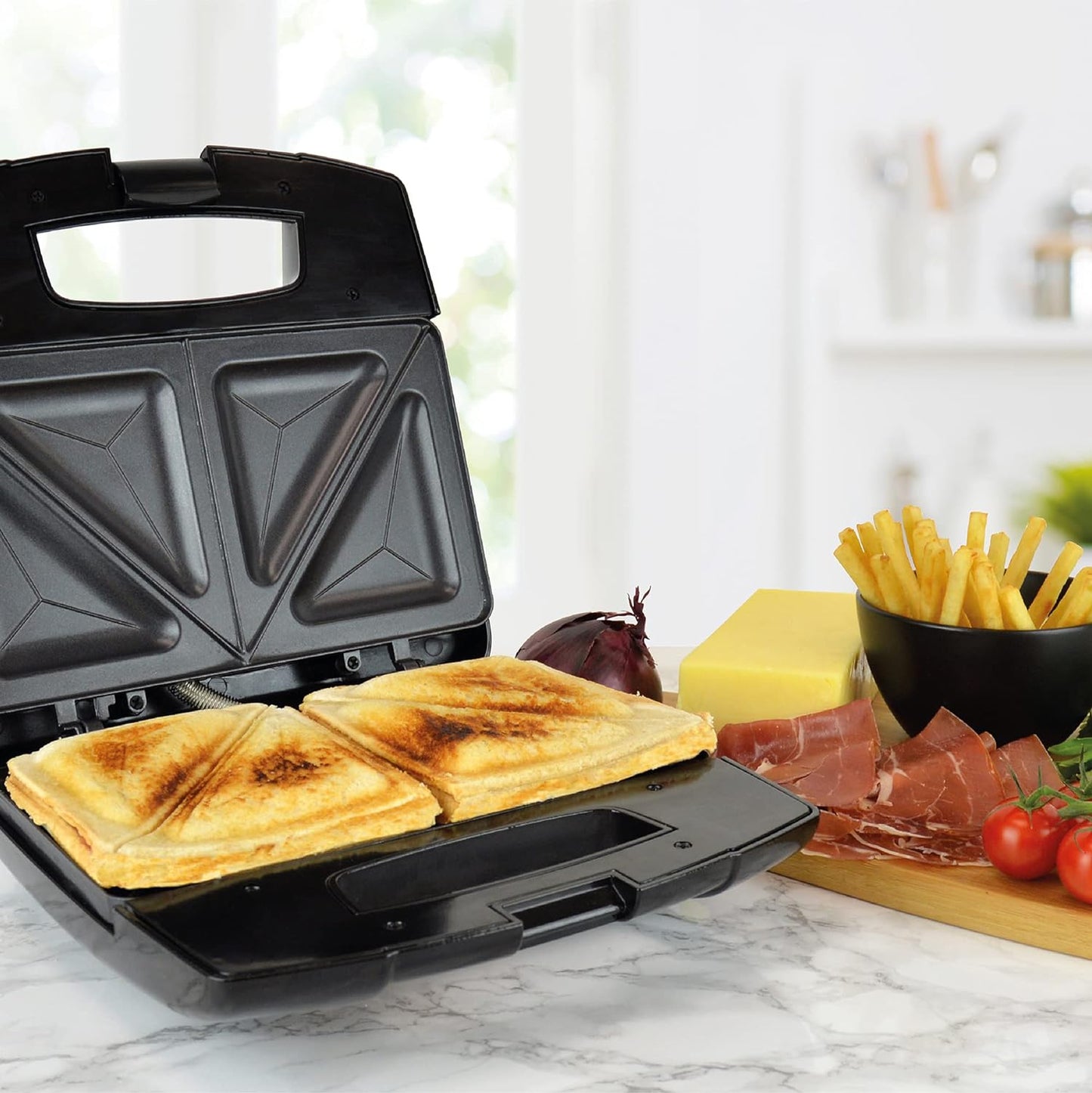 KitchenPerfected 2 Slice Sandwich & Omelette Maker - Black Steel
