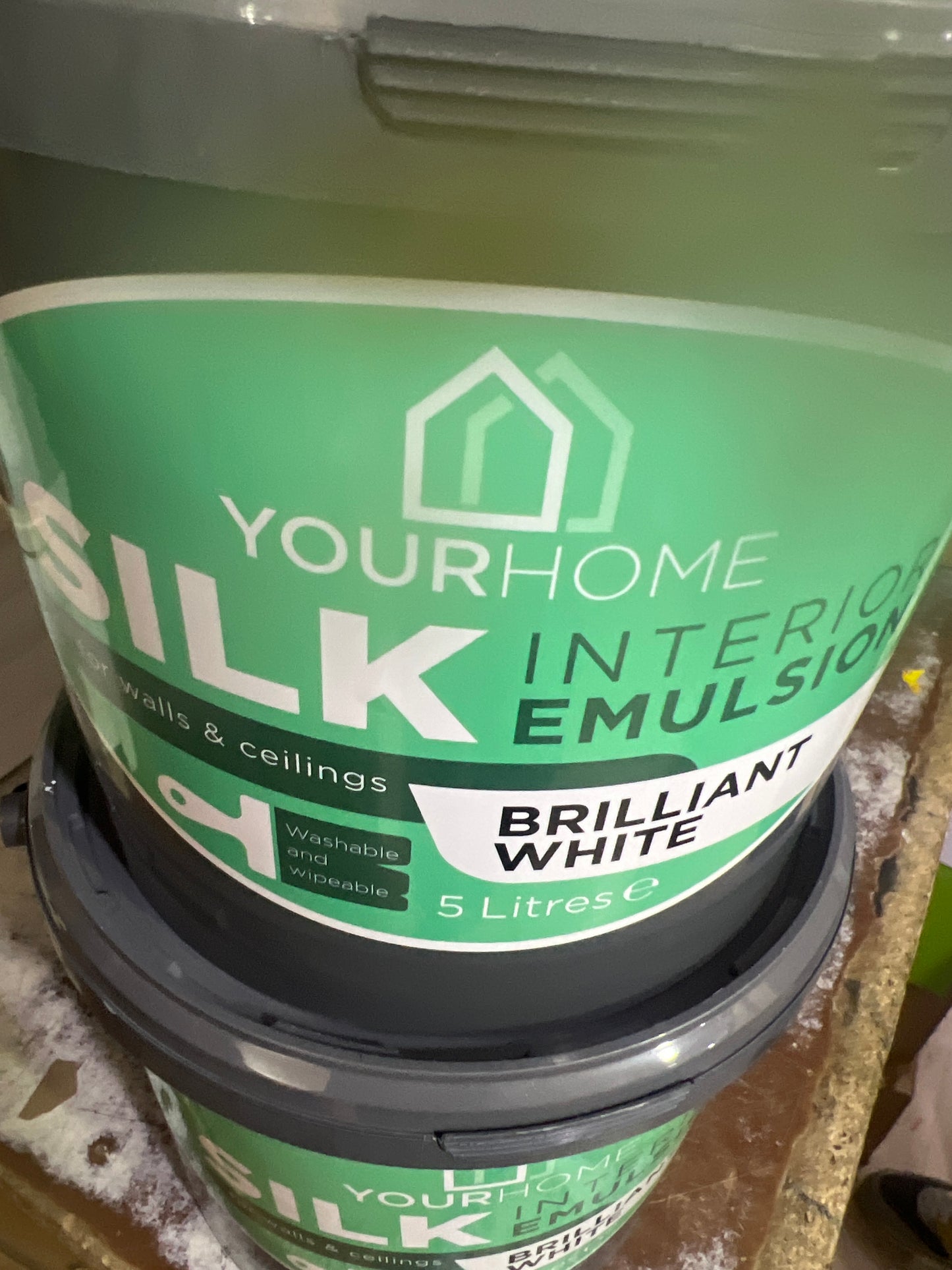 Silk interior emulsion brilliant white