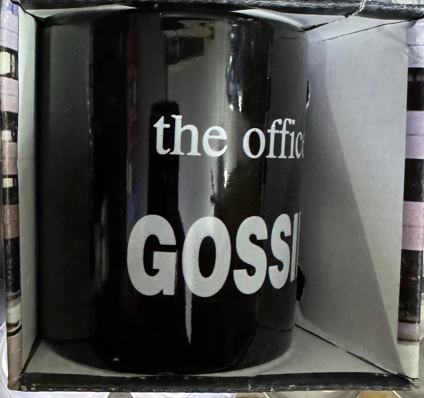 Les ragots de la tasse de bureau