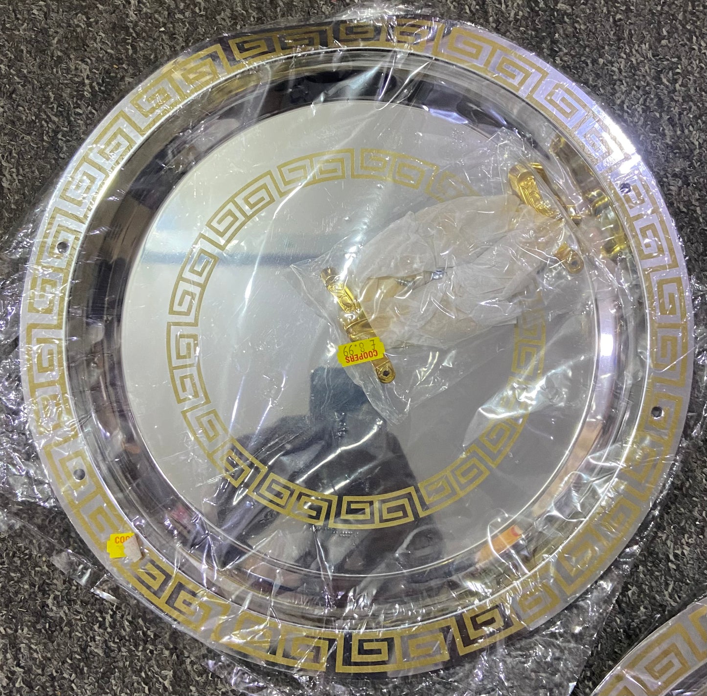 ROUND METAL SERVICE TRAY