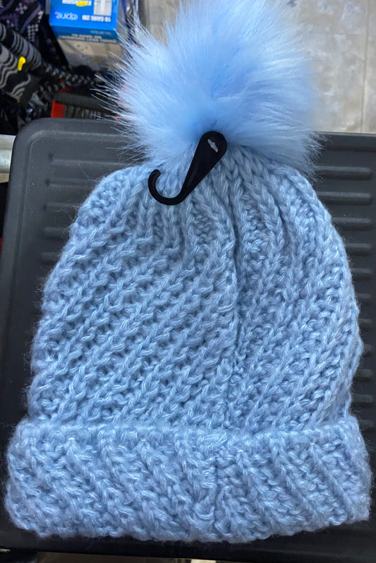 LADIES HAT WITH FAUX FUR BOBBLE