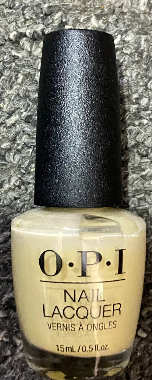 O.P.I NAIL LACQUER 15ml une fille chic