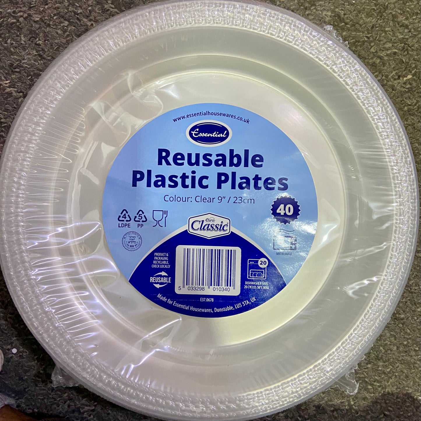 ESSENTIAL REUSABLE CLEAR PLASTIC PLATES 40pk