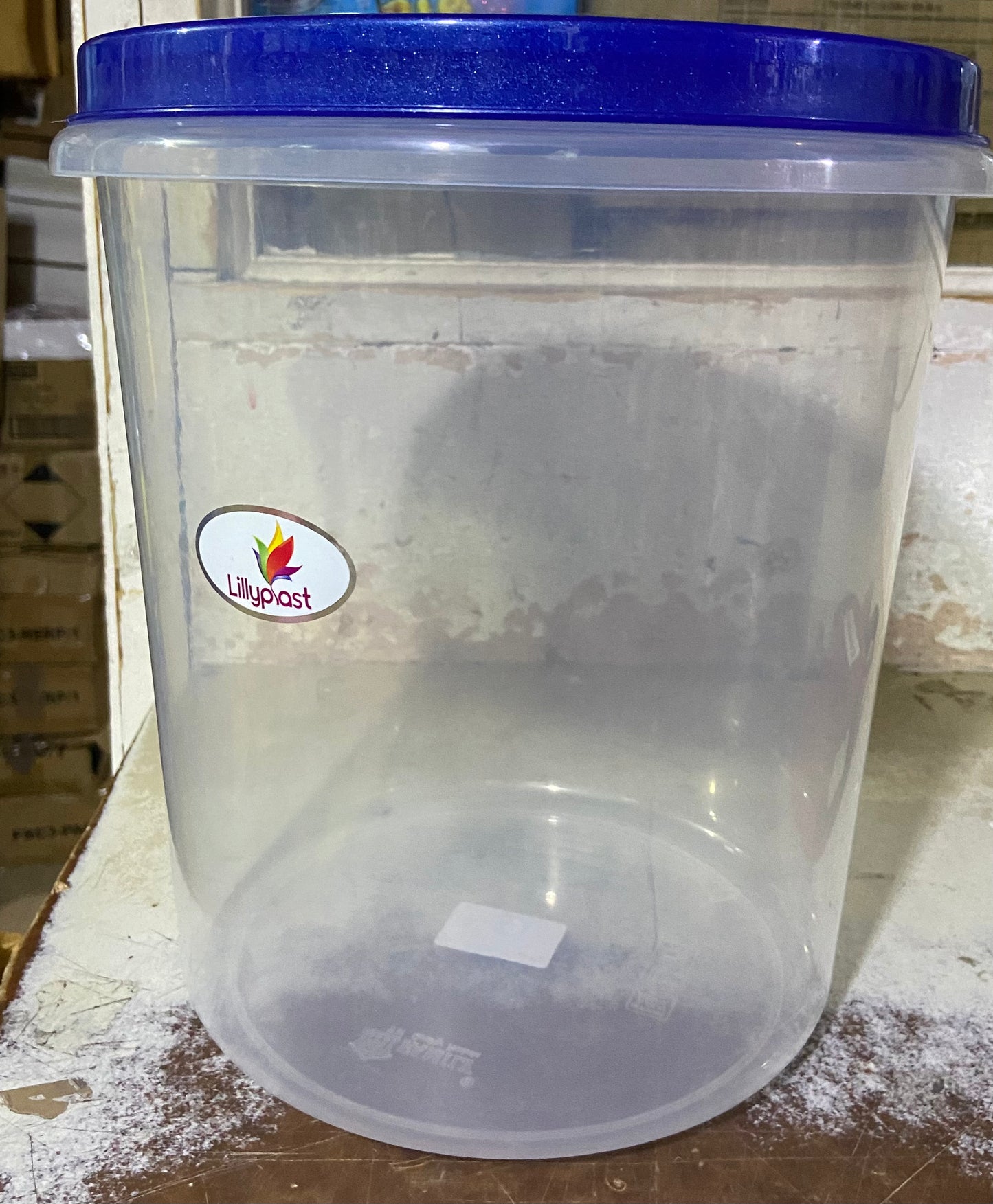 RÉCIPIENT EN PLASTIQUE
