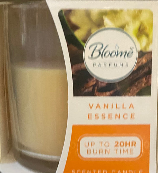 VANILLA ESSENCE SCENTED CANDLE