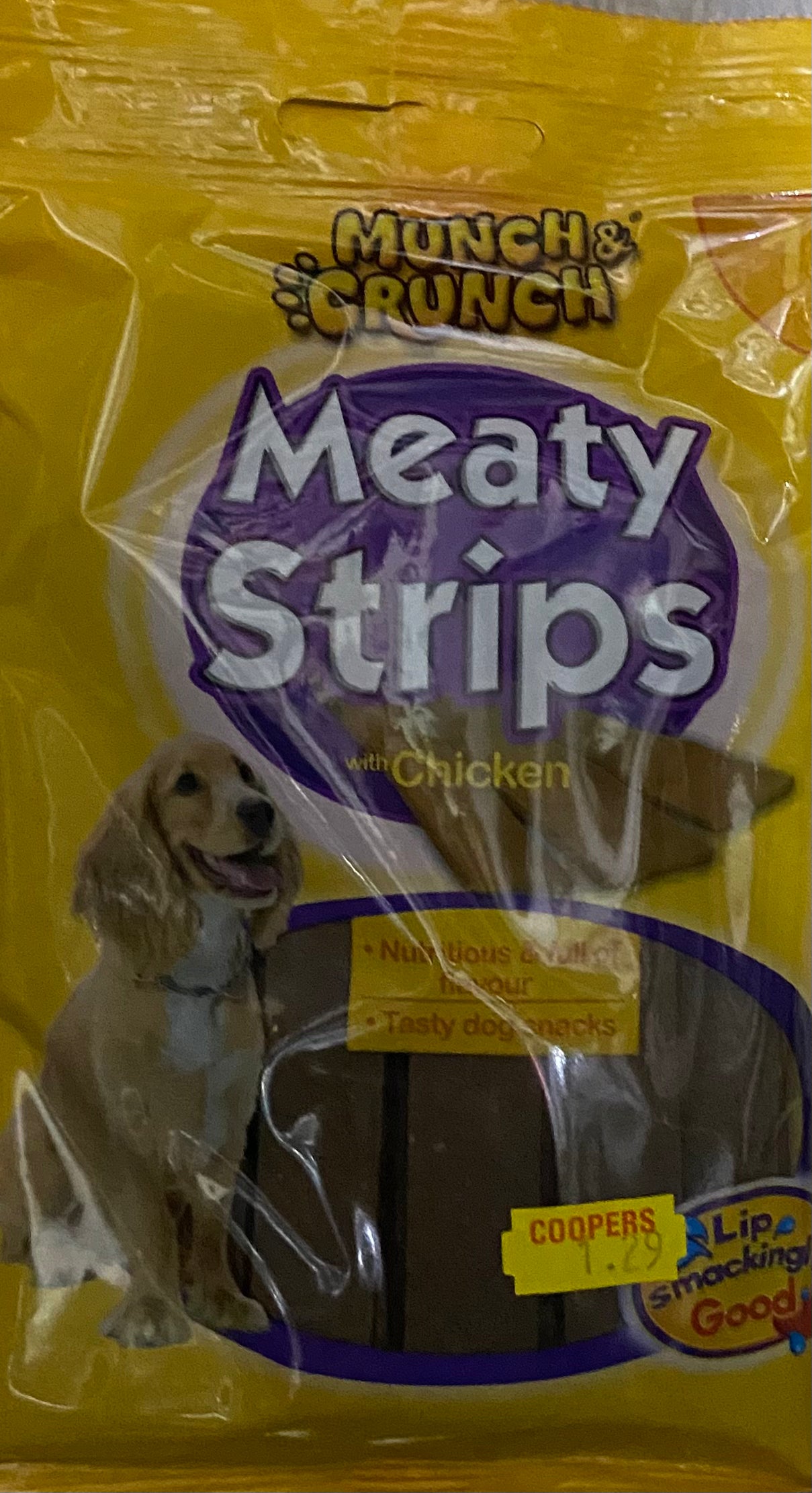 MUNCH & CRUNCH MEATY STRIPS WITH CHICKEN