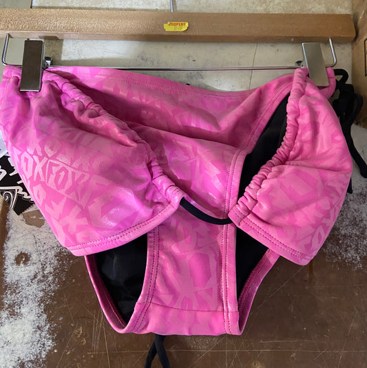 RUMBLE STRING TRIANGLE TOP BUBBLE GUM XL