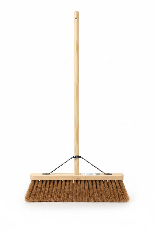 BENTLY 18” BROOM NAT COCO FILL 4’-0” HANDLE
