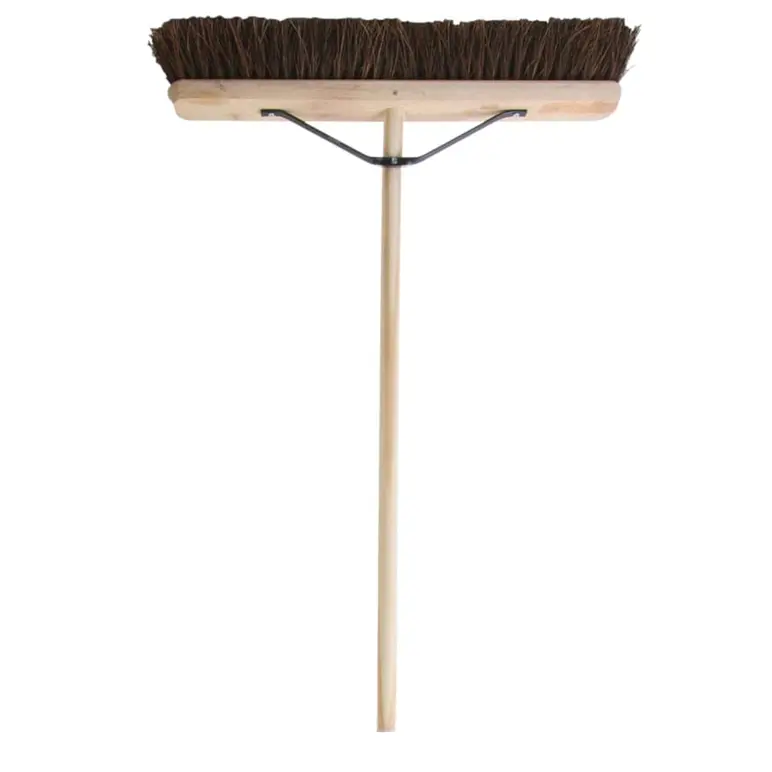 CHARLES BENTLEY STIFF BASSINE BROOM 18" WITH WOODEN HANDLE